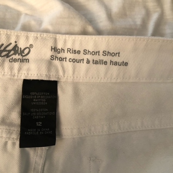 Mossimo Supply Co size 12 white denim shorts crochet trim with stretch NWOT - Picture 2 of 4